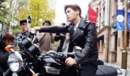 狗仔爆料摩托男星视频,狗仔偷拍引发热议